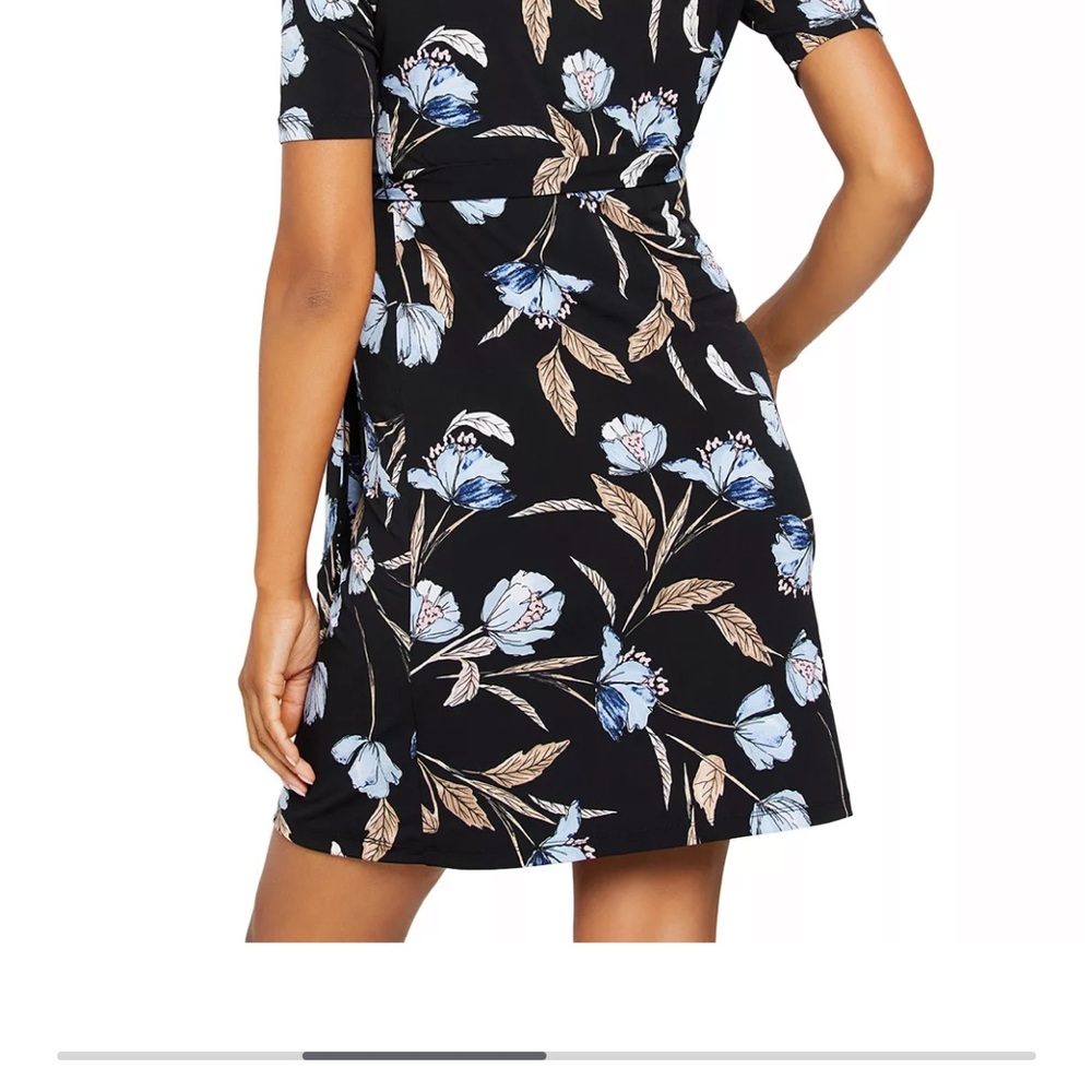 Motherhood Maternity Waist Tie Surplice Wrap dress, medium - Picture 4 of 6